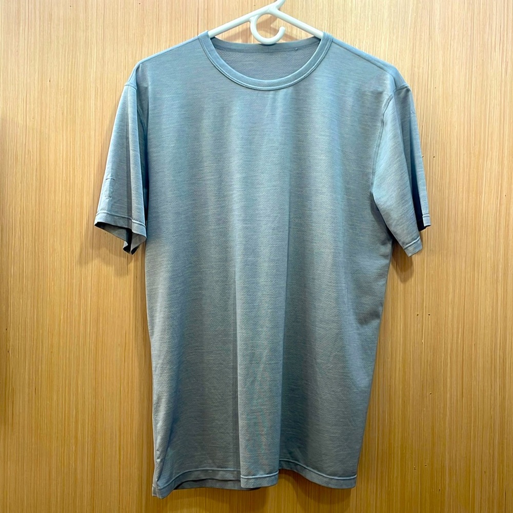 Vuori Workouts Tee